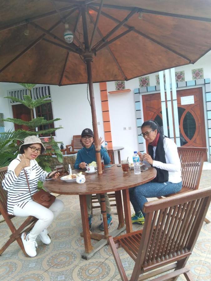 Bintang Bungalow Tour & Travel Kelimutu Exterior foto