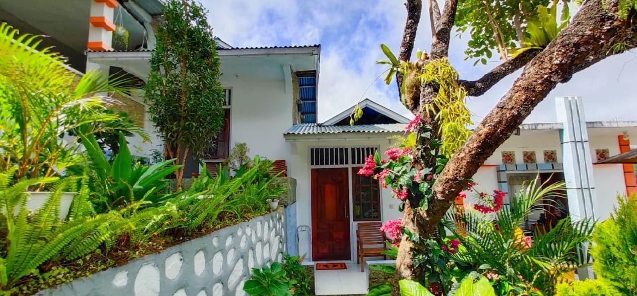 Bintang Bungalow Tour & Travel Kelimutu Exterior foto